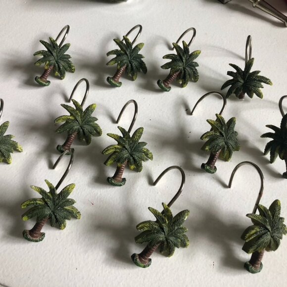 Palm Tree Shower Curtain, curtain rings, and rugs - Picture 9 of 14